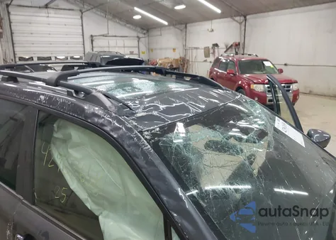 2025 Subaru Forester Hybrid Premium z USA, uszkodzony, nr VIN JF2SLSED6SH416633